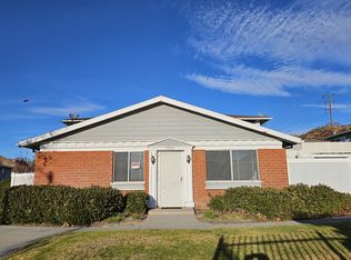 28032 Robin Ave, Santa Clarita, CA 91350