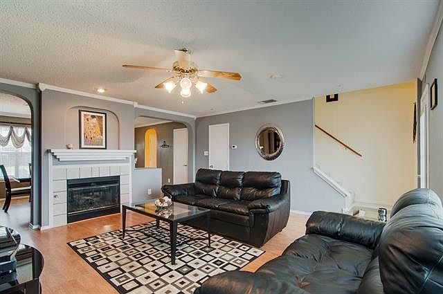 1st image of 4328 Mesa Dr