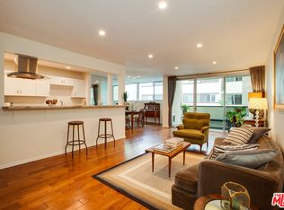 1015 N Kings Rd APT 218, West Hollywood, CA 90069