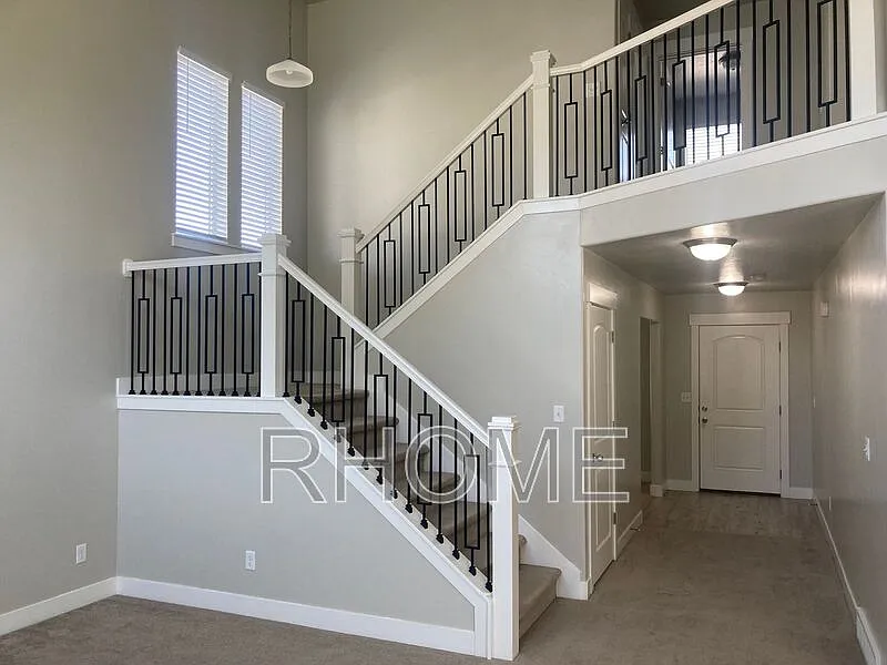 4 bed, 2.0 bath, 3105 sqft, $2,449 — Photo 4