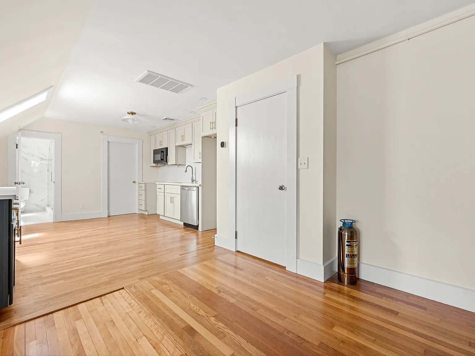 1 bed, 635 sqft, $2,250 — Photo 3