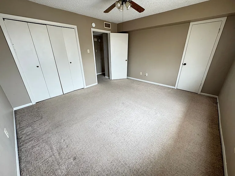 2202 Hunt Dr — Photo 15