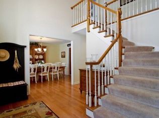 2182 Charter Point Dr, Arlington Heights, IL 60004