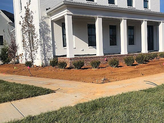 Beautiful front porch 