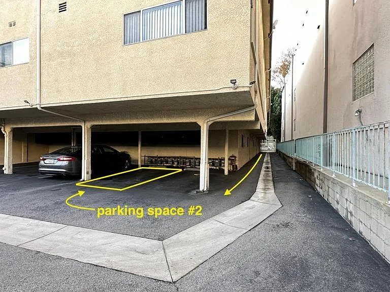 4358 Mammoth Ave #2 — Photo 23