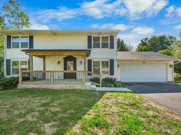1936 South St, Geneva, IL 60134