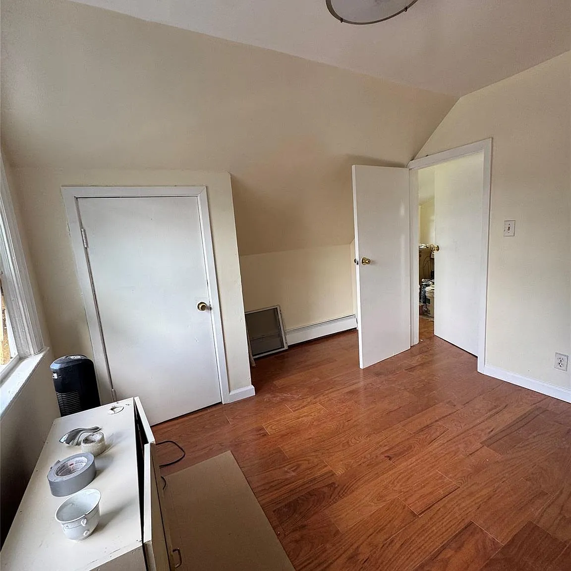 2 bed, 1.0 bath, 1400 sqft, $2,600 — Photo 2