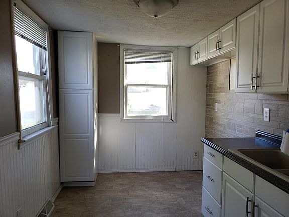 4th image of 801 Salmon Ave