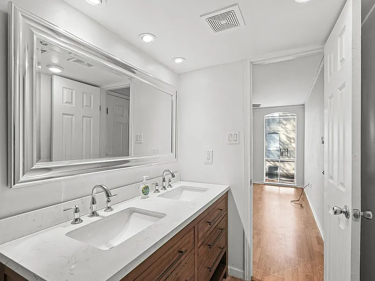 4637 Wild Indigo St #492 — Photo 21