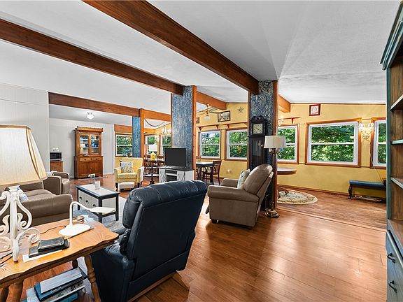 2nd image of 2 Cooper Ln