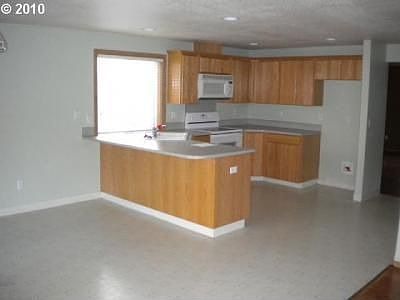 3rd image of 10608 NE 100th St