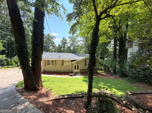 295 Redwood Dr SW, Marietta, GA 30064
