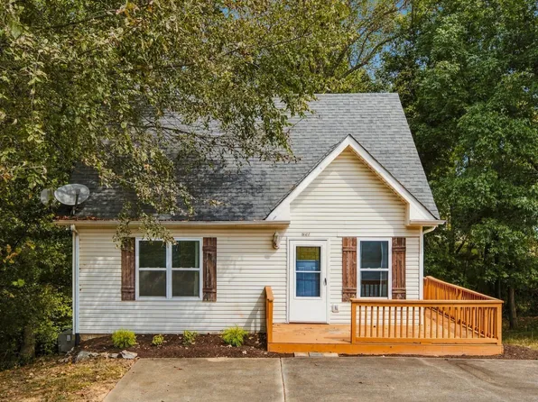 941 Applegrove Cir, Clarksville, TN 37040