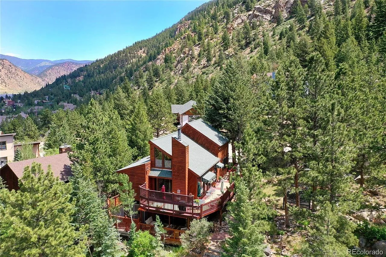 2 bed, 800 sqft, $2,000 — Photo 1