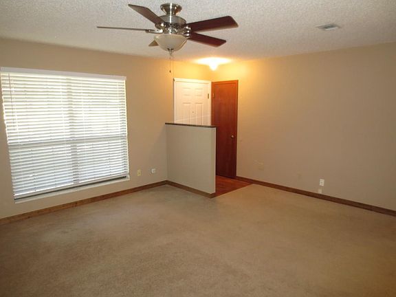 3rd image of 313 Shoreline Dr