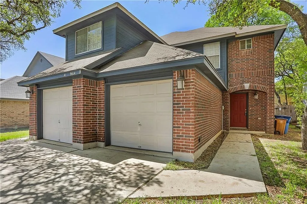 2 bed, 2.5 bath, 2618 sqft, $1,750 — Photo 2