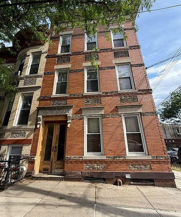 1st image of 6050 Putnam Ave