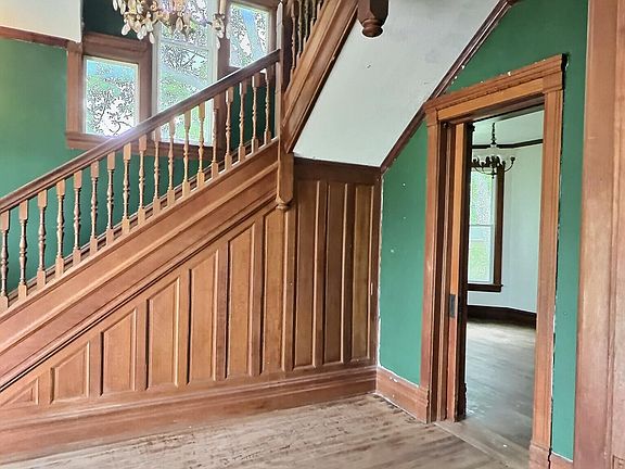 4th image of 408 Vassar St