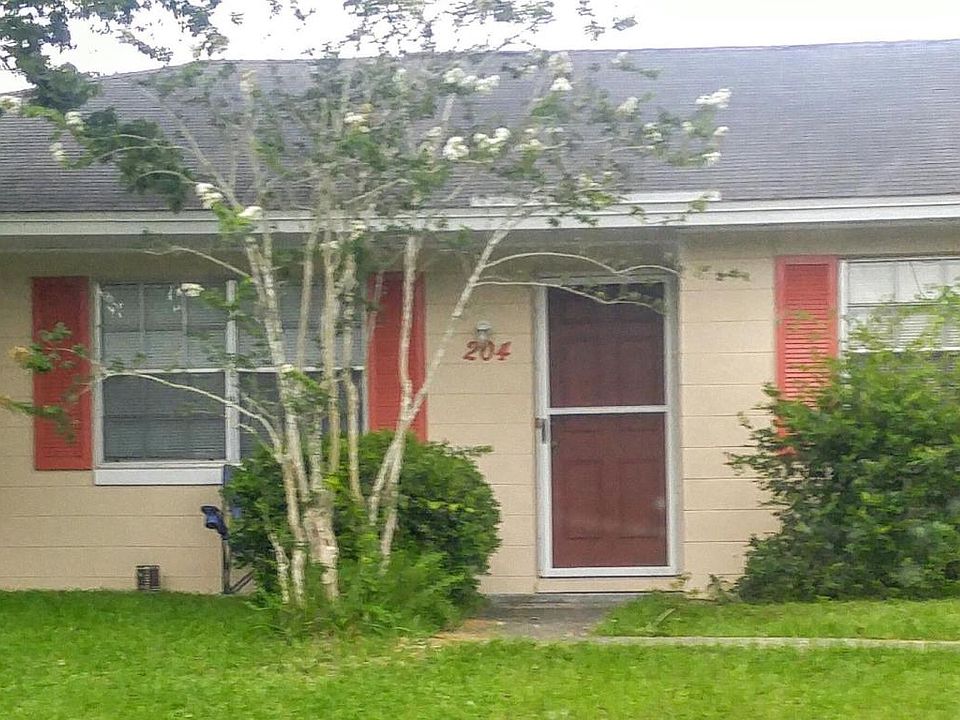 1st image of 204 Marion Oaks Ln
