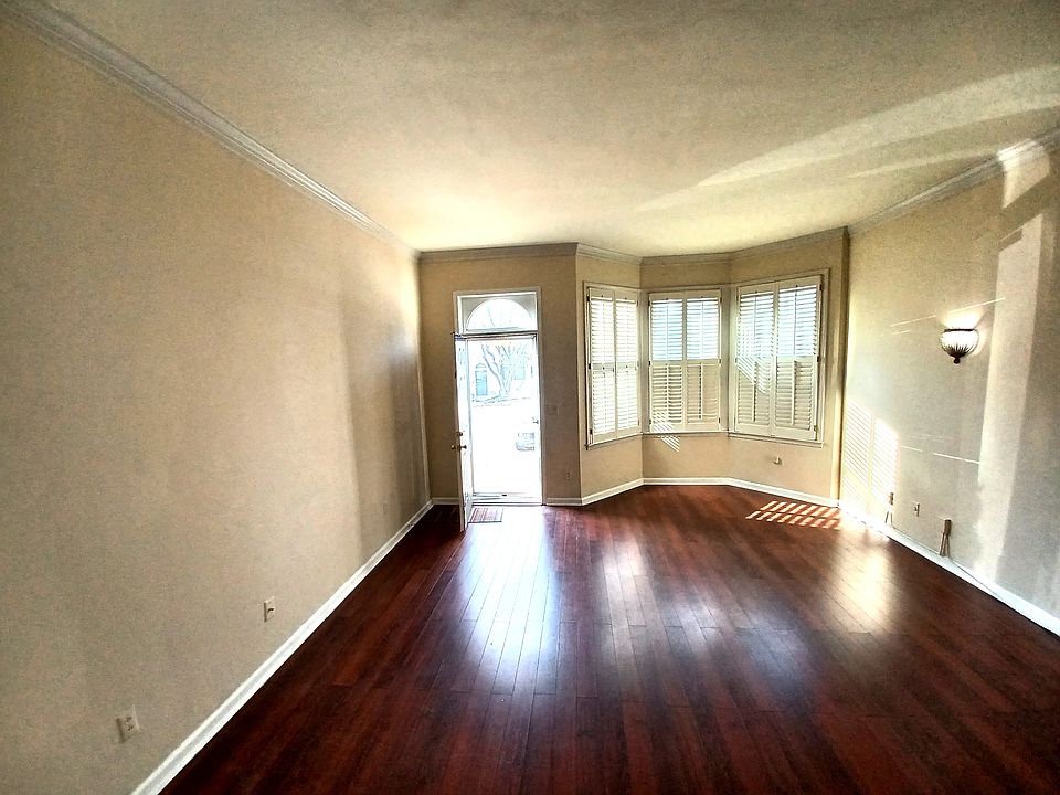 living room, view from dinner room