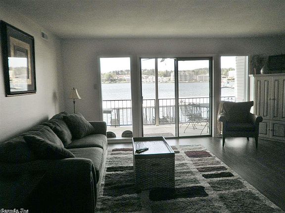 5th image of 120 Catalina Cir