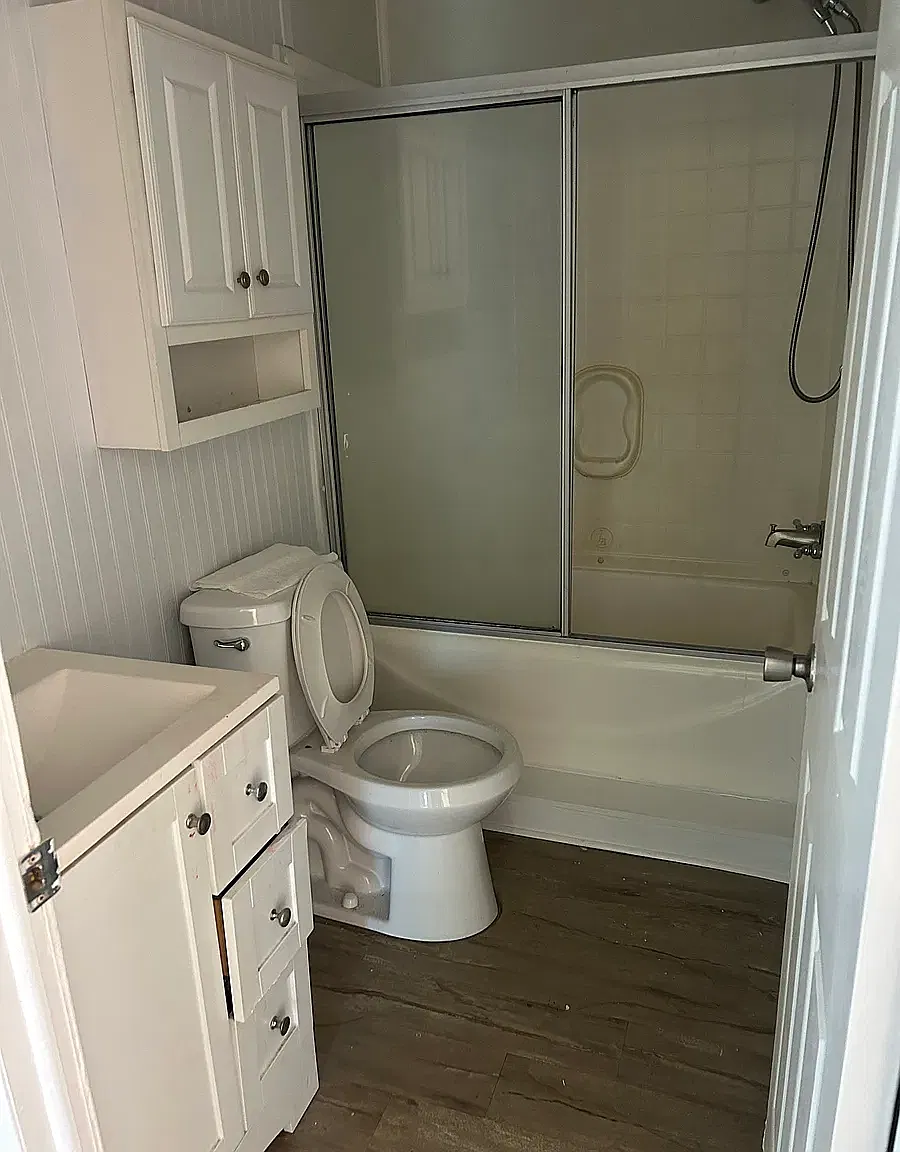 3 bed, 1056 sqft, $2,300 — Photo 3