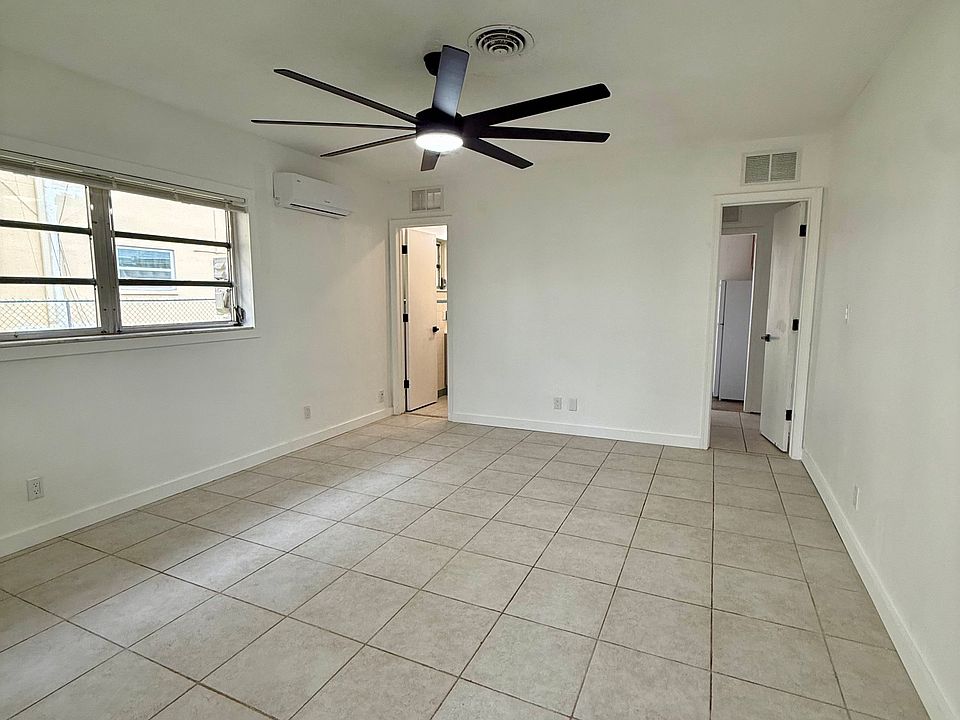 1st image of 337 SE 12th Ave #C