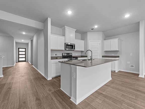 2nd image of 602 Stone Hollow Dr