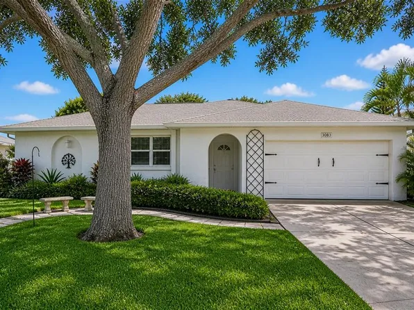8083 Bayhaven Dr, Seminole, FL 33776