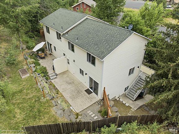 3rd image of 525 Northwood Dr