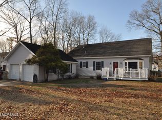 336 Arlington Avenue N, Bayville, NJ 08721