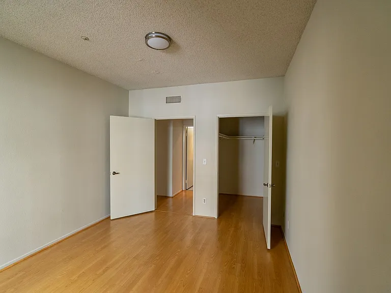 553StAn — Photo 34