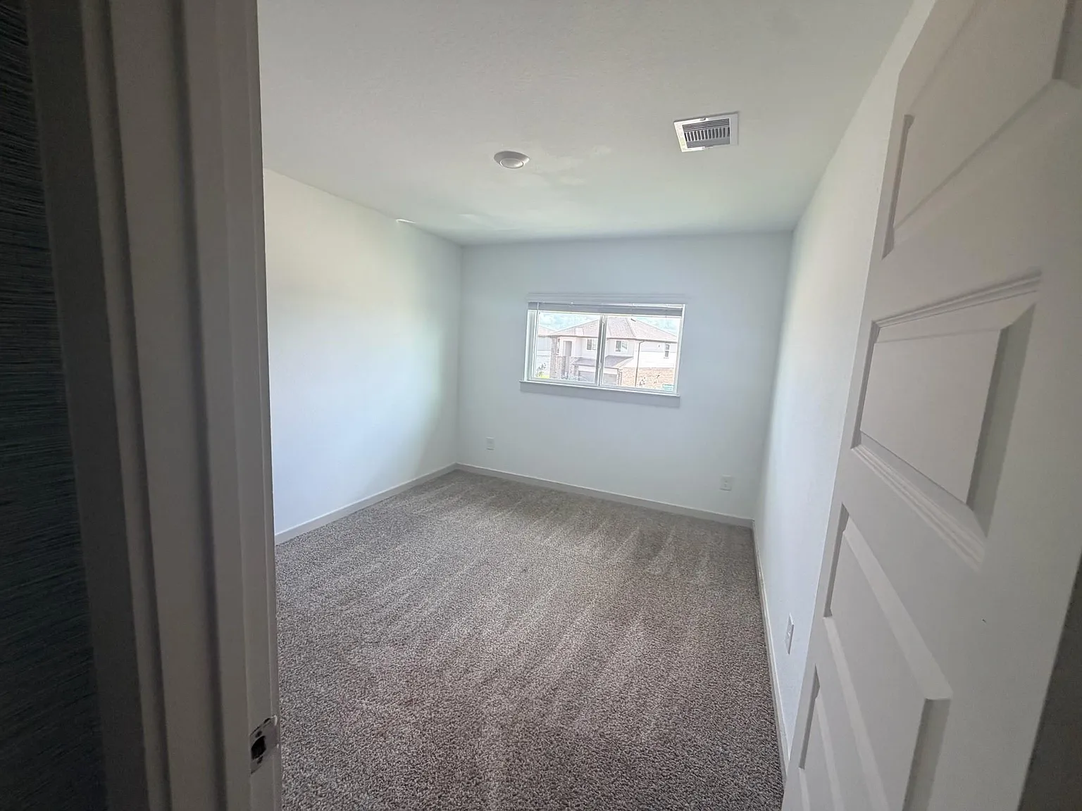 4 bed, 2.5 bath, 2161 sqft, $2,450 — Photo 3