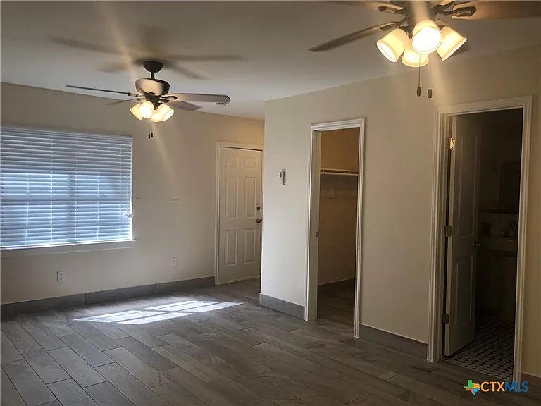 1002 Hazelton St — Photo 14