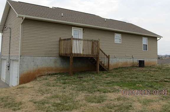 3rd image of 119 Amy Dr