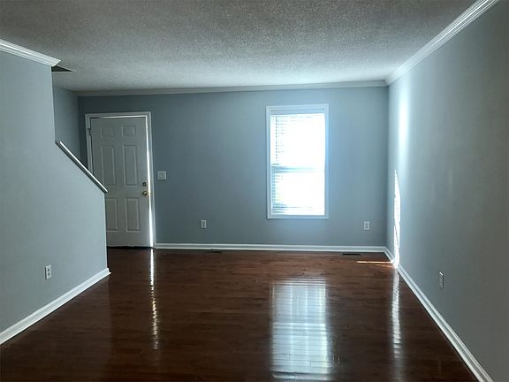 3rd image of 29 Lake Village Ct
