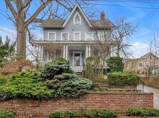 18 Locust Ave, Port Washington, NY 11050