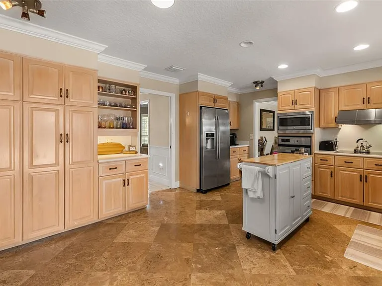 180 Springwood Trl — Photo 9