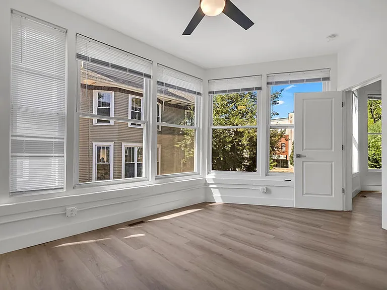 626 N College Ave — Photo 34
