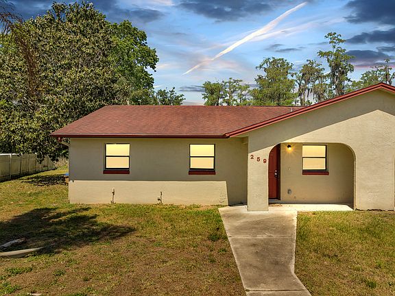Inviting elevation with private driveway.