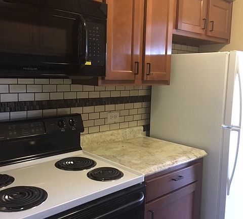 4th image of 5711 128th St #3rd