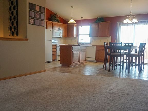 5th image of 1034 Coyote Dr