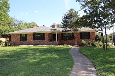 1st image of 929 Fernwood Dr