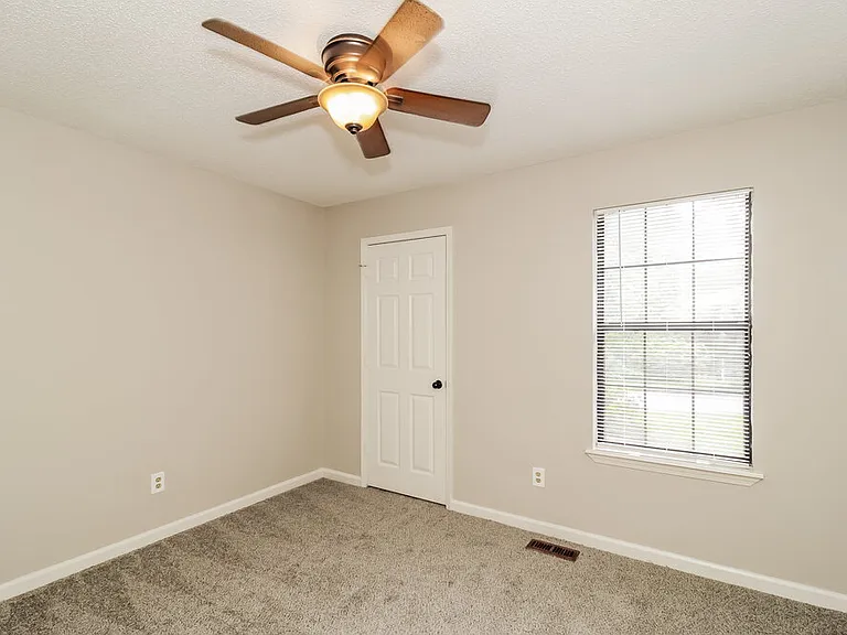 3240 Beaver Dr — Photo 13