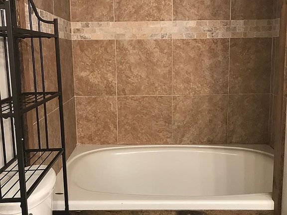 5th image of 101 Herlil Cir
