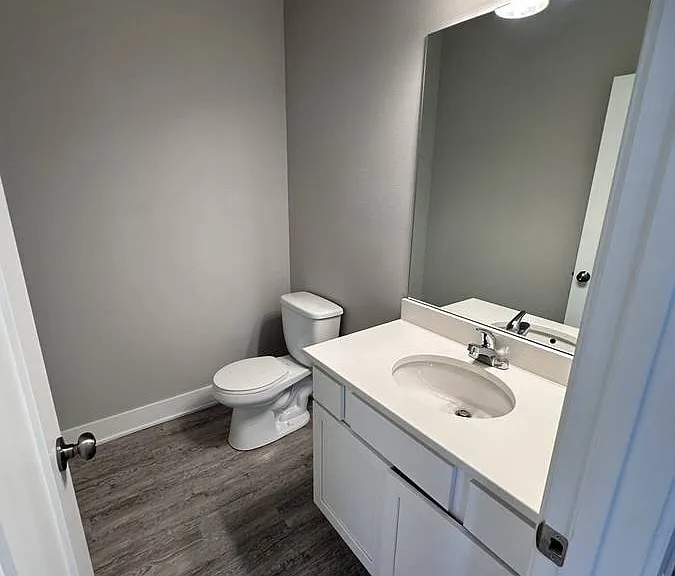 210 NW Common Pl — Photo 5