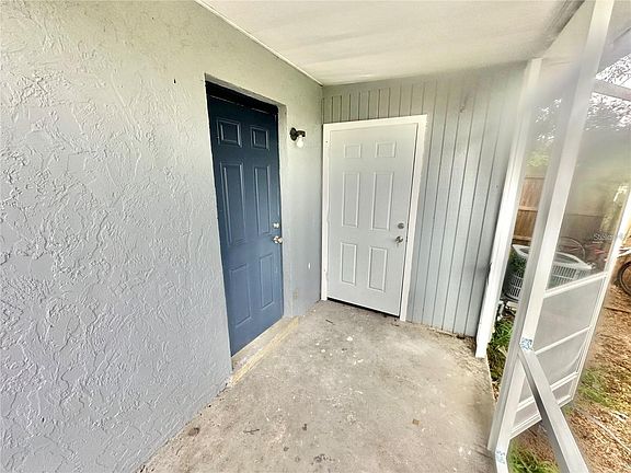 3rd image of 1700 Birchwood Cir APT 1