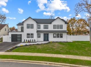 2 Orchid Road, Levittown, NY 11756