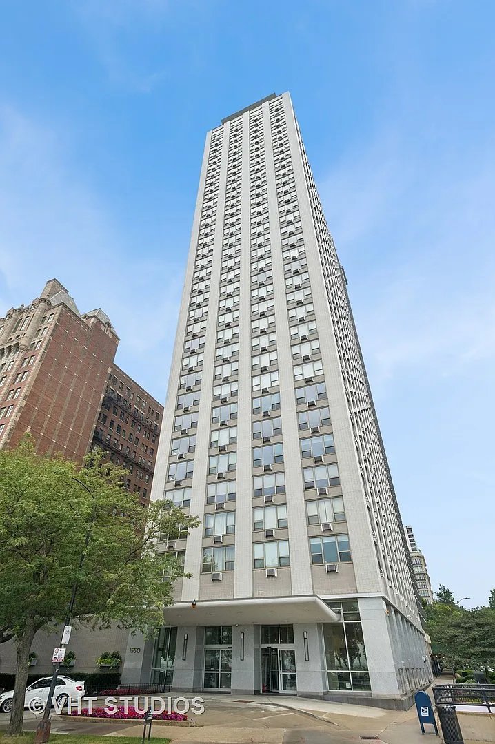 1550 N Lake Shore Dr APT 2C photo 1