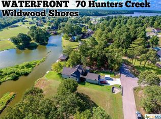 70 Hunters Creek Dr, Huntsville, TX 77340